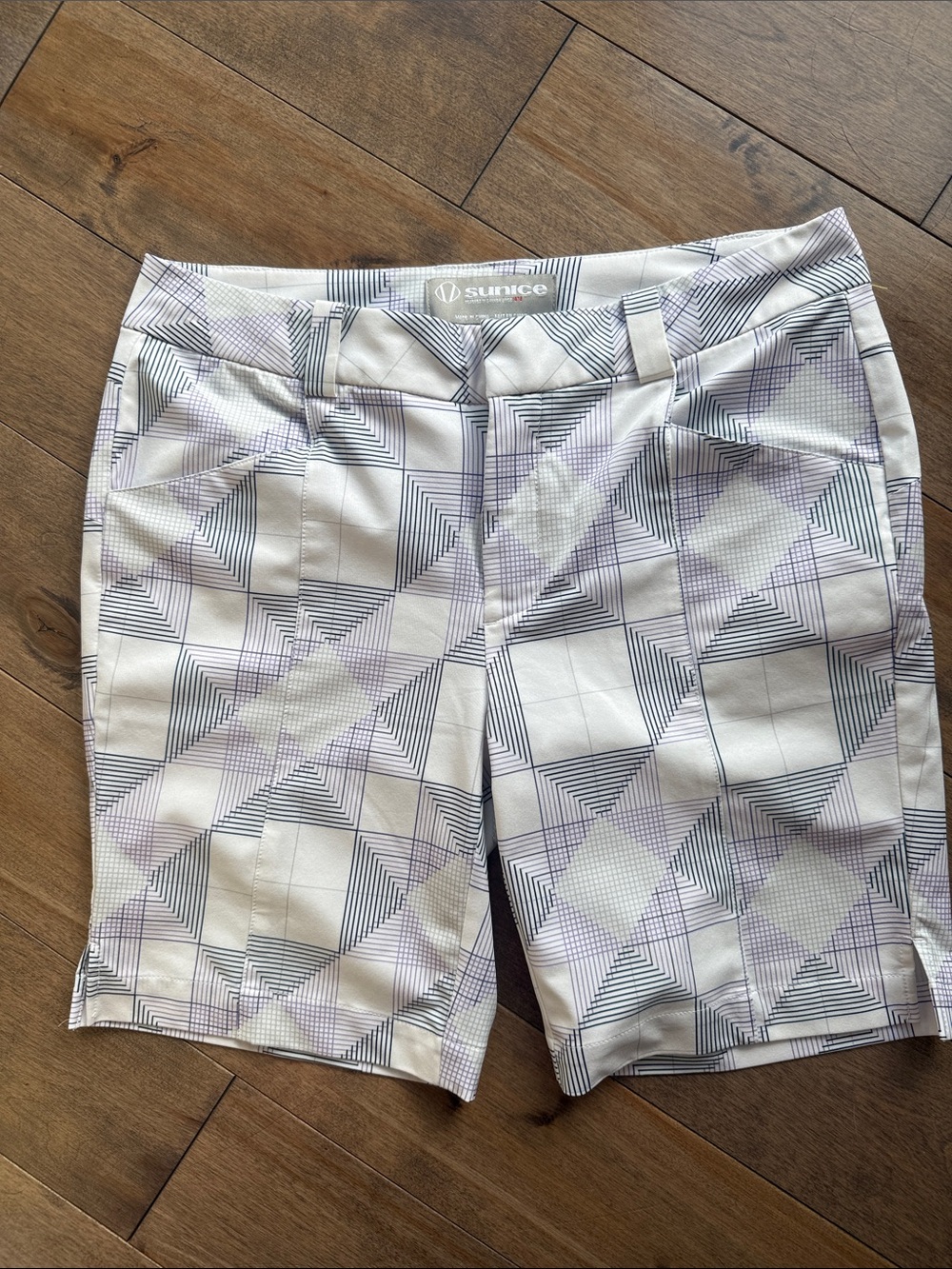 Sunice performance women’s golf shorts geographic, plaid , white purple grey  8